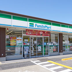 ファミリーマート 八日市東浜店